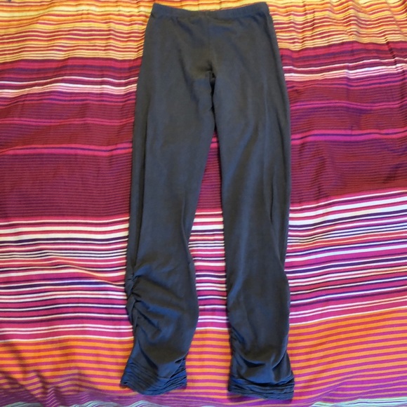 Cute gray pants for kids SIZE XS 10$ - Picture 2 of 2